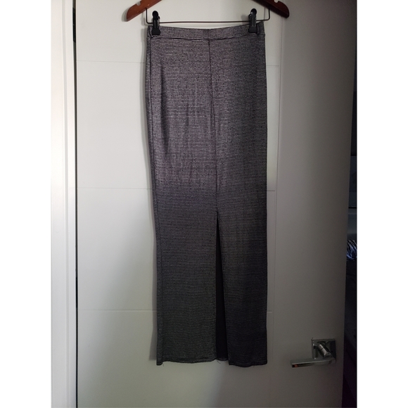 Twik Maxi Skirt - Picture 2 of 5